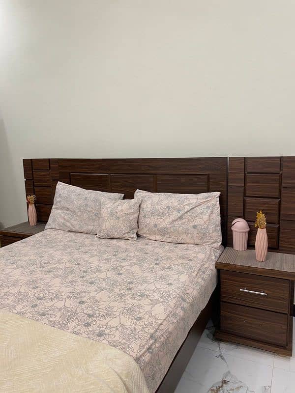 complete bed set 0