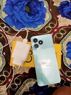 7 month used cargar with box