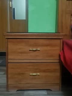 2 single bed with 1 side table