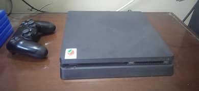 PLAYSTATION 4
