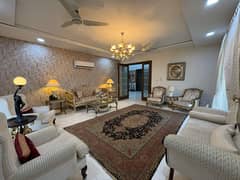 10 Marla luxury 3 Bedroom House Available For Sale in Askari 11 sector A Lahore Cantt