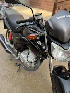 Suzuki GSX 125 Black
