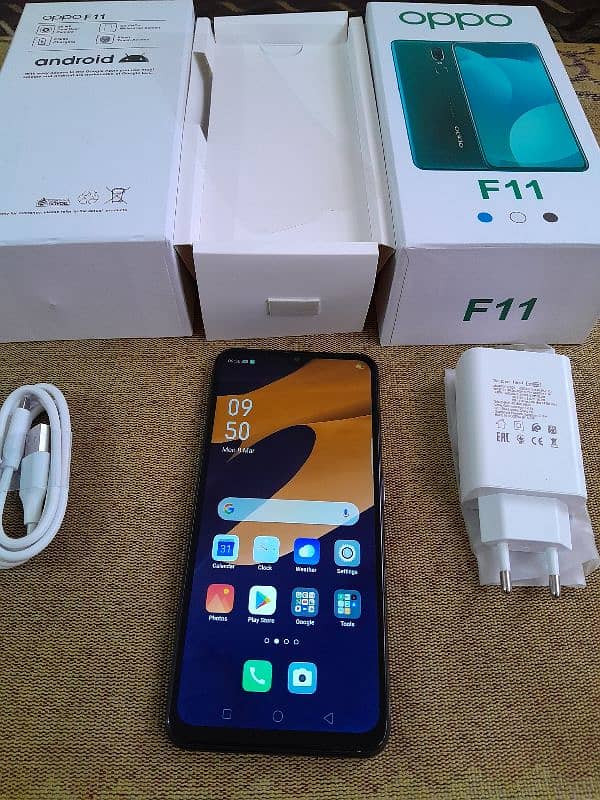 8/256GB OPPO F11 Complete Box charger New 0