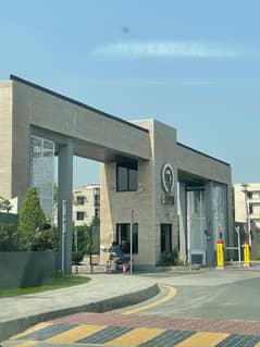 10 Marla luxury 3 Bedroom Apartment Available For Sale in Askari 11 sector B Lahore Cantt
