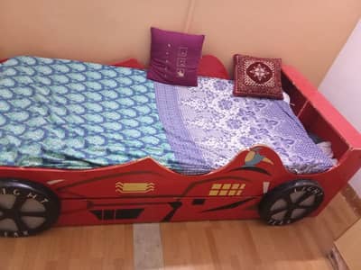 car kids bed red
