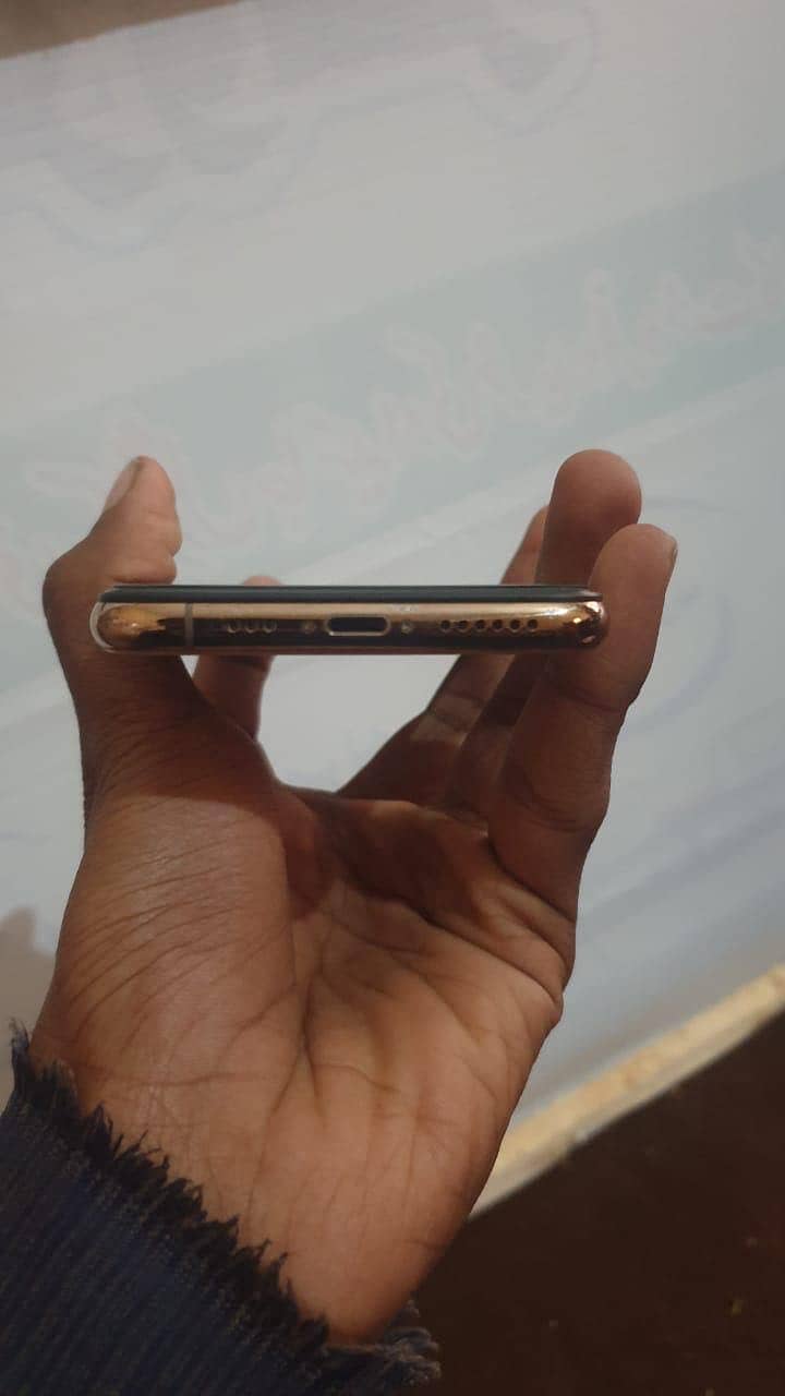 I phone xs factory unlock exchang possible 11 11 promax 0
