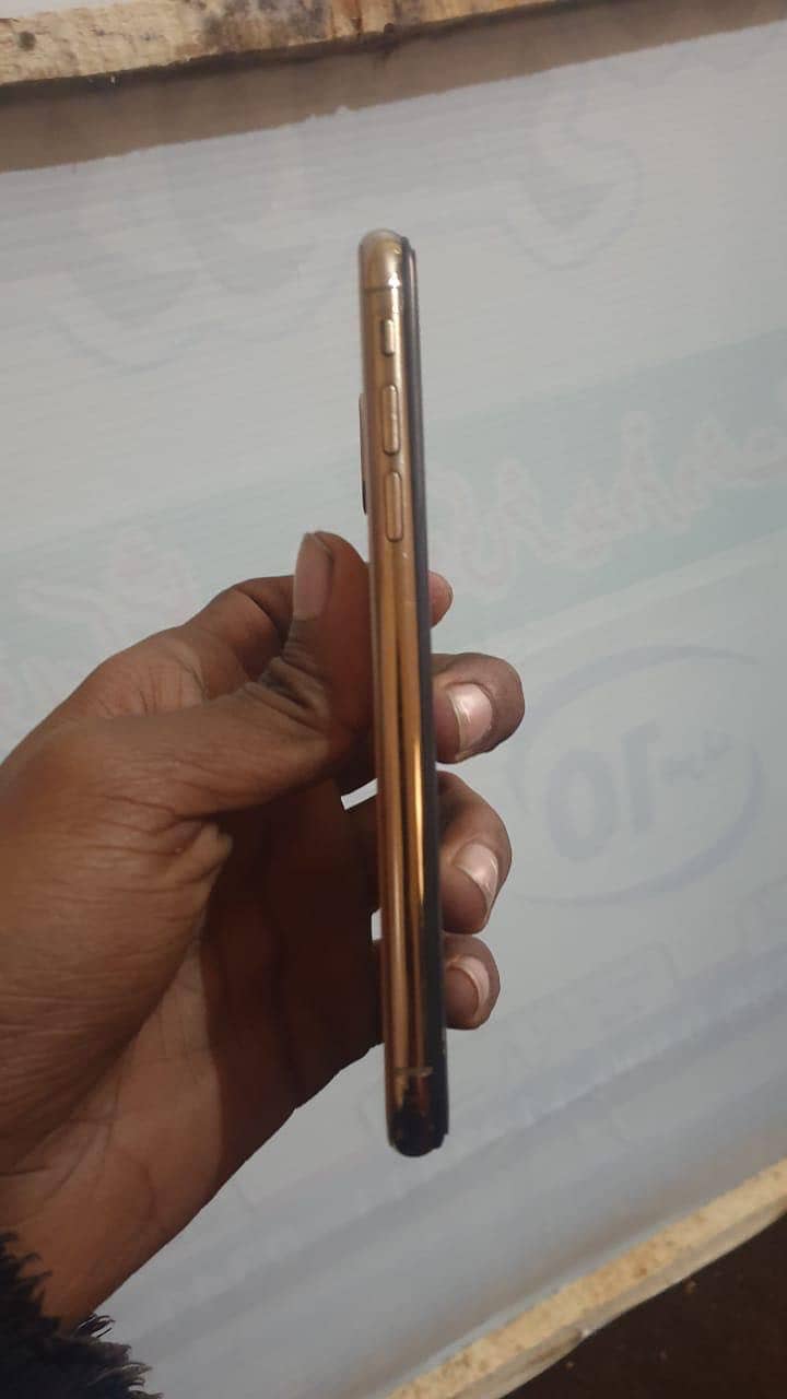 I phone xs factory unlock exchang possible 11 11 promax 1