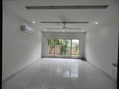 Prime Location 36 Marla Designer House For Rent With Gas &Amp; Beautiful Lawn