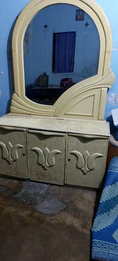 dressing table