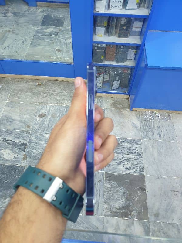 Iphone 13 pro max non pta only 4 month used 10/10 condition 4
