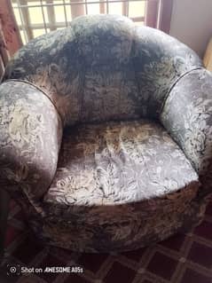 brown sofas with sofa table