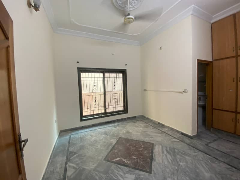 10 Marla Beautiful House for Rent in Satluj Block, Dc Colony Gujranwala. 4