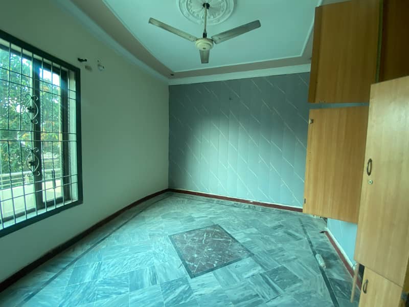 10 Marla Beautiful House for Rent in Satluj Block, Dc Colony Gujranwala. 8