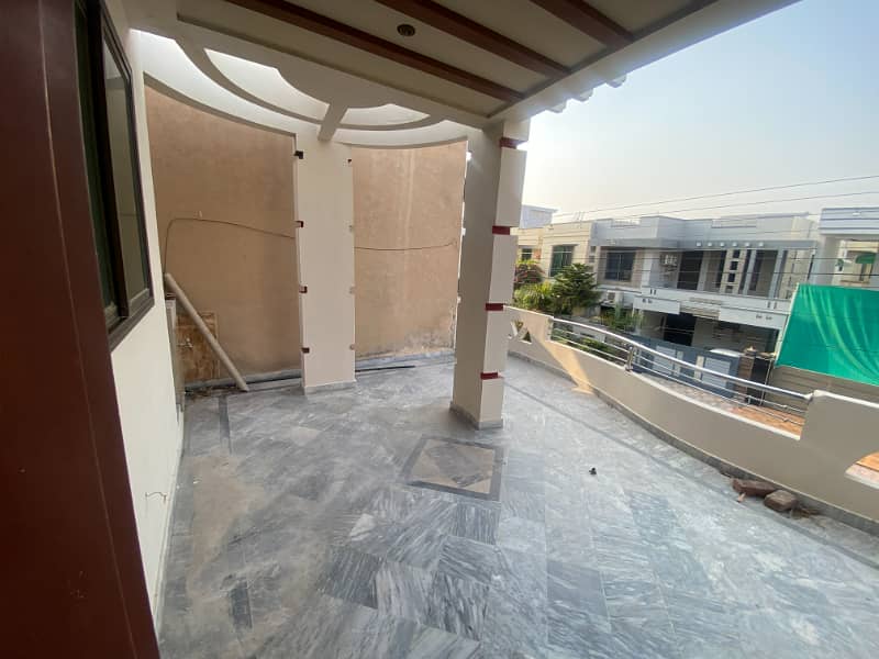10 Marla Beautiful House for Rent in Satluj Block, Dc Colony Gujranwala. 12