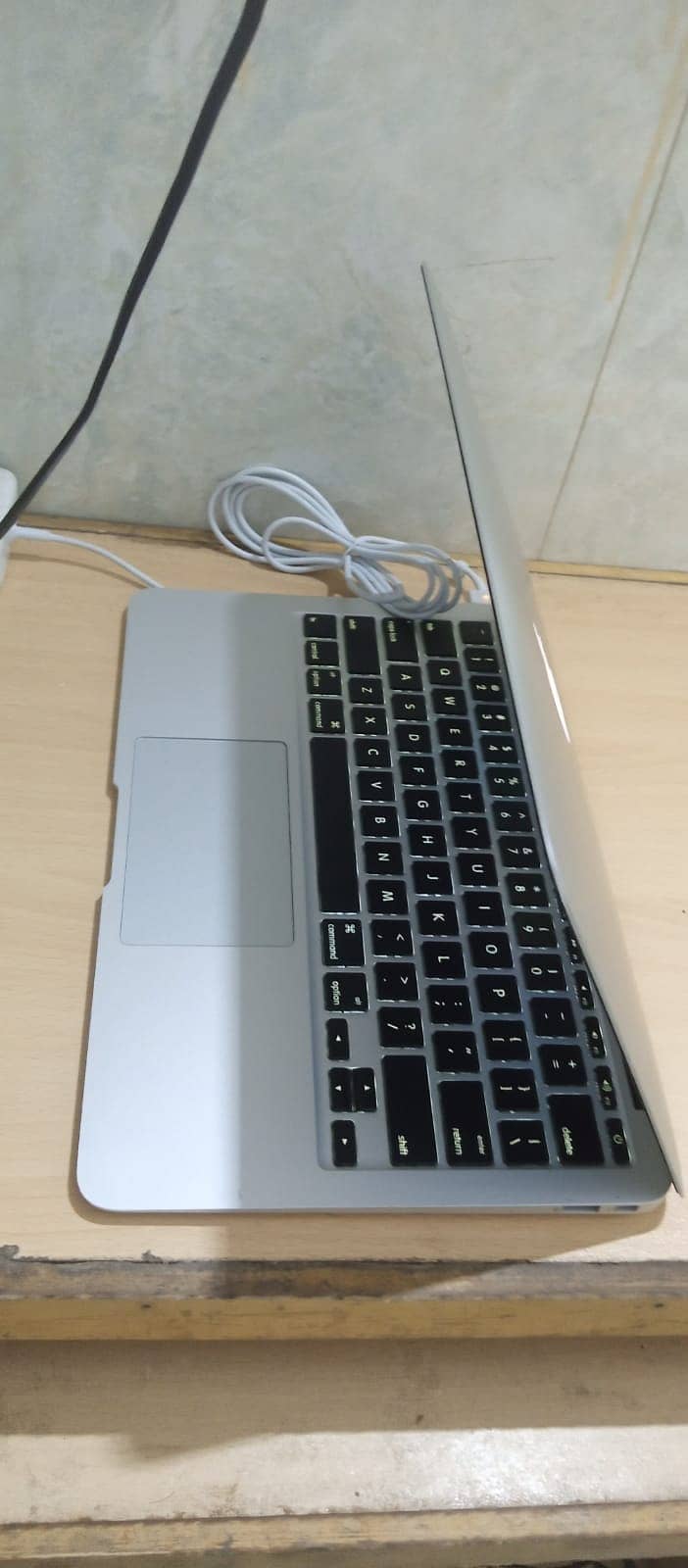 Apple Macbook 2015 i5 5th Generation 2
