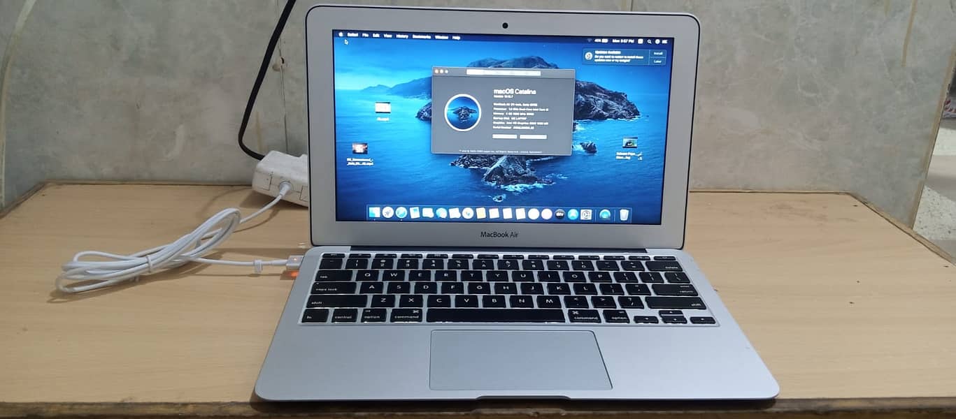 Apple Macbook 2015 i5 5th Generation 8
