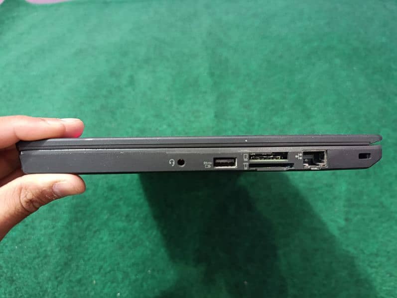 Lenovo Core i7 6th Gen 8GB 256GB Backlit Fingerprint 10/10 3
