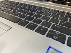 Hp i5 8 gen new logo urgent sale touch display
