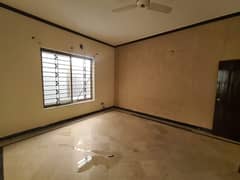1 kanal Portion For Rent In Abdalians Society Near UCP University And Shoukat Khanam