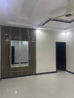1 KANAL UPPER PORTION AVAILABLE FOR RENT IN VALANCIA HOUSING SOCIETY