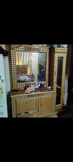 I m selling my dressing table very good condition