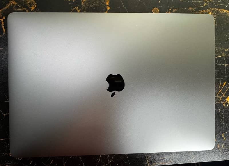MaC Book Pro 2019 i9 32 gb ram 16 inches 1