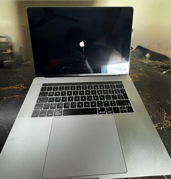 MaC Book Pro 2019 i9 32 gb ram 16 inches 6