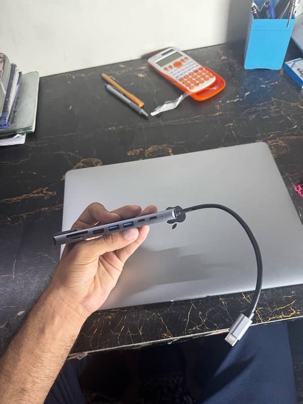 MaC Book Pro 2019 i9 32 gb ram 16 inches 7