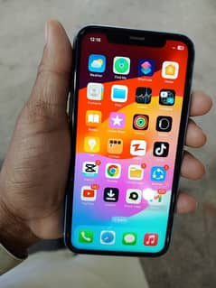 IPhones XR Available for Sale