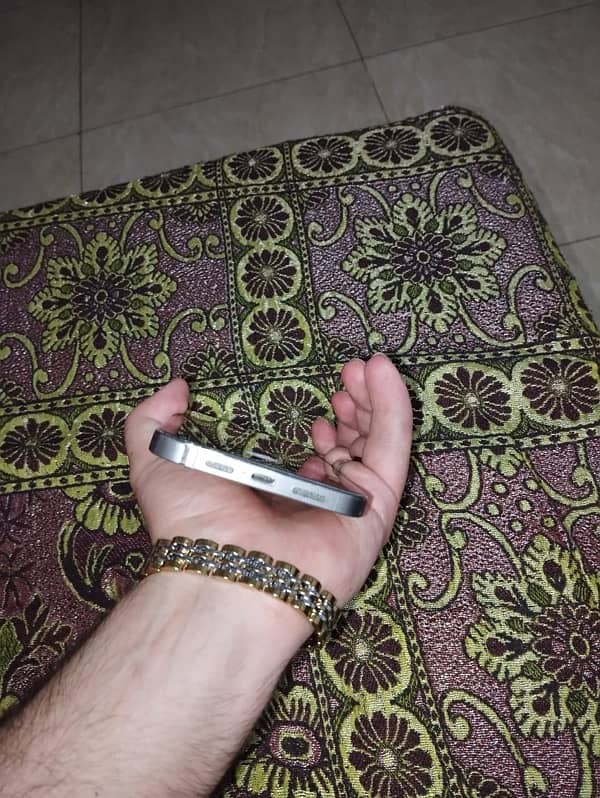 iPhone 13 Pro Max non-PTA 10 x 10 condition with box 3