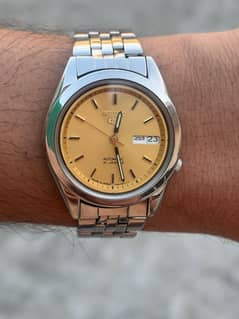 Beautiful Seiko 5 automatic mint condition