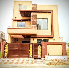 5 Marla Brand New house A + Construction LDA Approved Area Hot location Avaliable For Sale in New Lahore City Phase2
