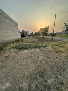 10 Marla plot for sale, E1 block awt