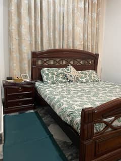 Bed set with side and dressing tables