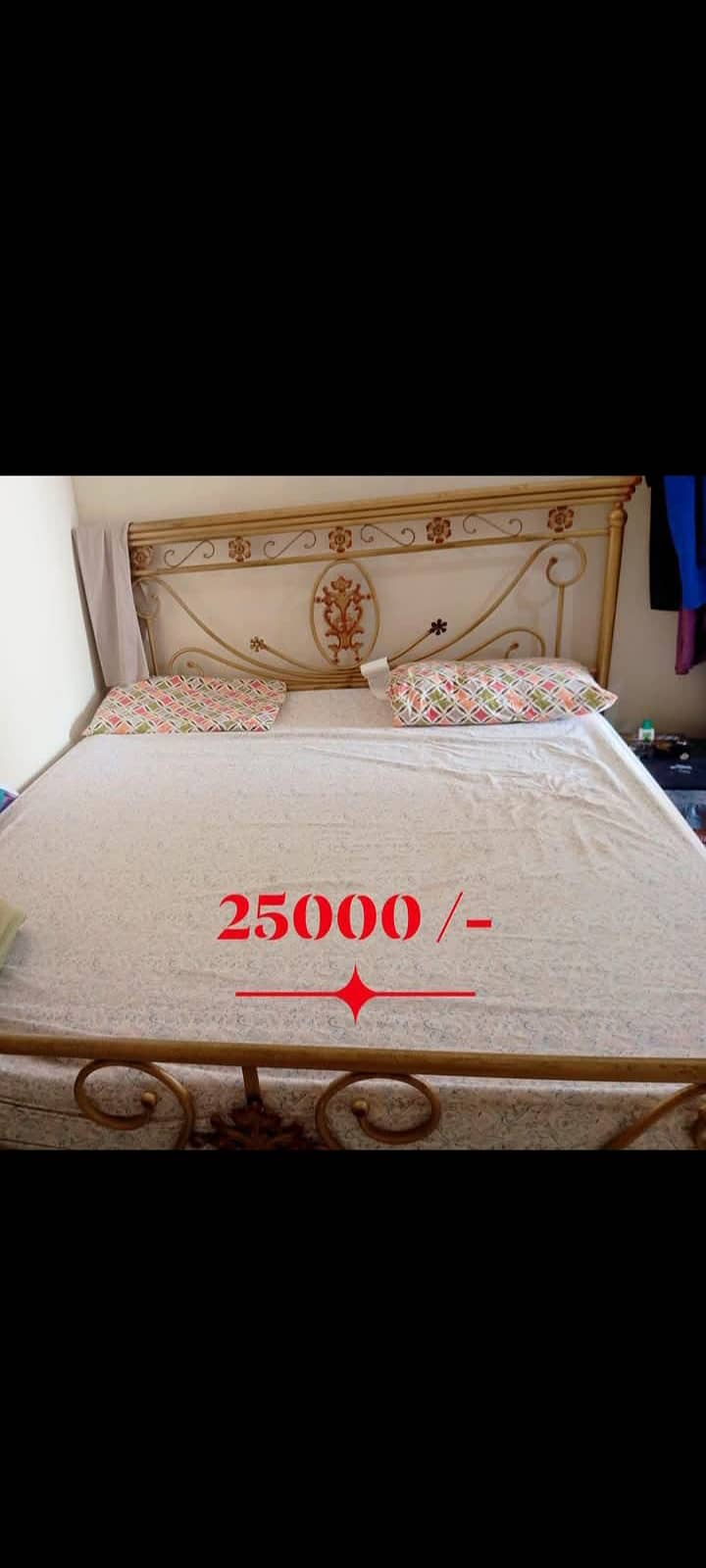 King size Iron bed with mattress in an excellent condition 8