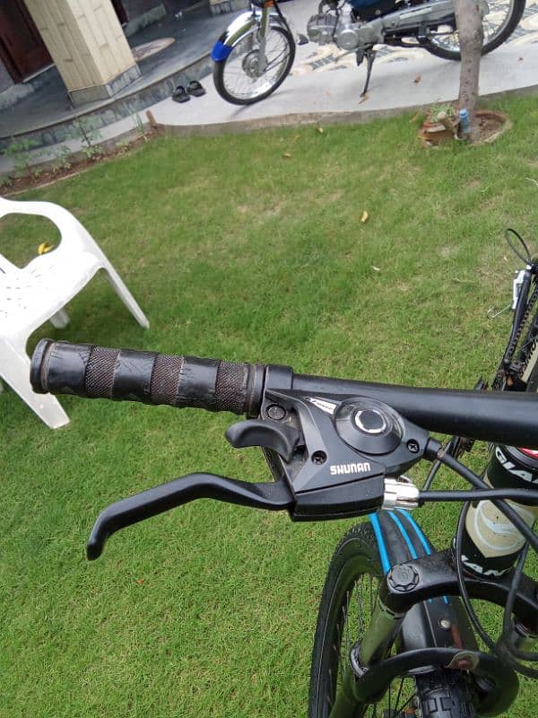 Gears Disc brakes or front shawkhs wali cycle size 26 12