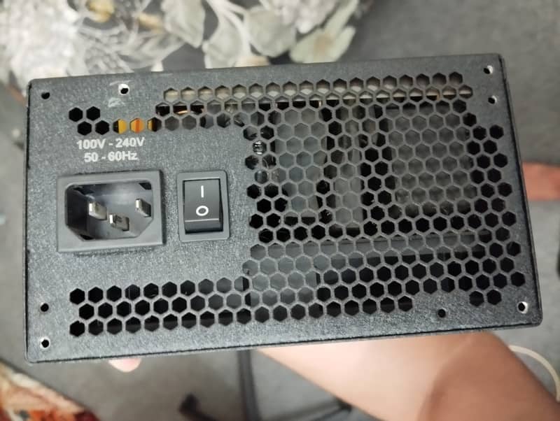 EVGA SuperNOVA 750W G+, 80 Plus Gold, Fully Modular 4