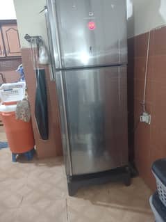 Used Dawlance Fridge. . perfect hy jisko 2nd hand Leni hy