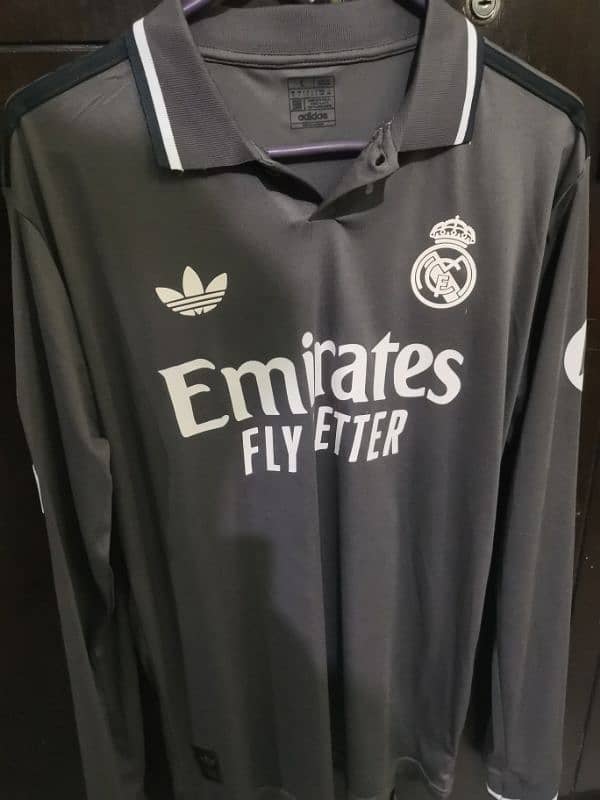 Real Madrid Third  Player Version Kit With Shorts  Size Large 0