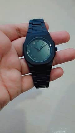 Black aura watch
