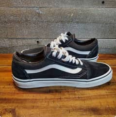 VANs black and white
