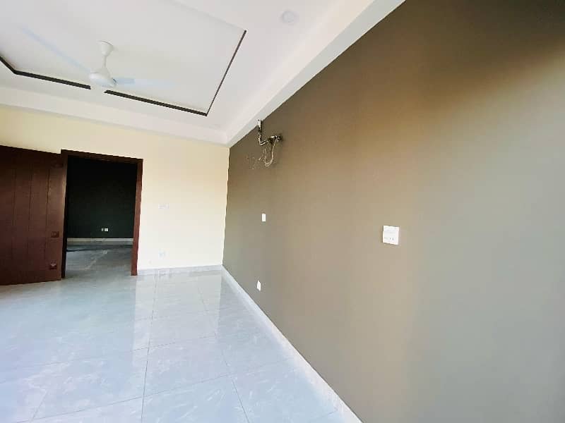 Spacious 2-Bedroom Apartment for Rent Non-Furnished on Prime Location 39