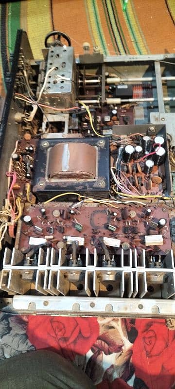 AKAi 1040 stereo amplifier 5