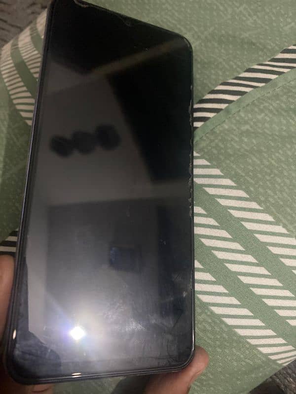 6/6 128 GB total raped. camera protector and new condition. with Box. 1