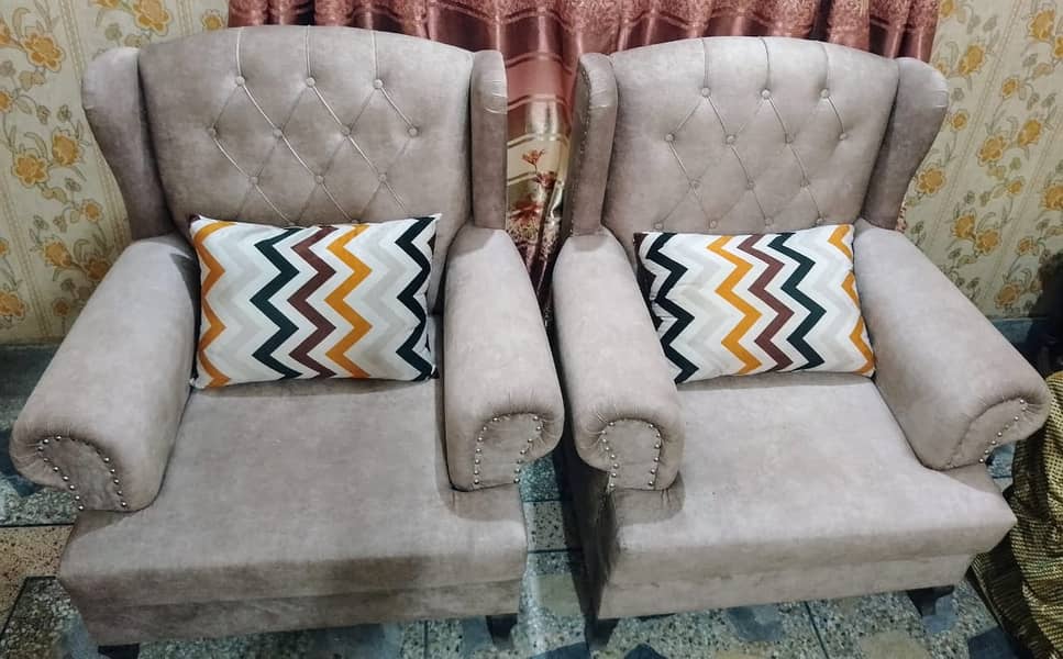 This sofa set is in nearly new condition and has been slightly used. 1