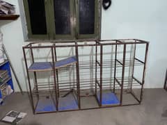 Dukan ky rak hai bht hi achy hai