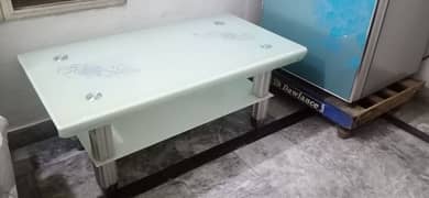 Center glass table (15000) condition 9/10