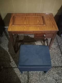 table for sale all ok wat stool