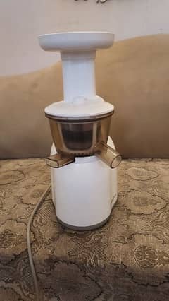 Hurom Slow Juicer