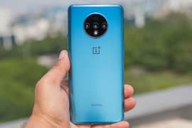 OnePlus 7t mobile hy back crack hy lekin Geniun Back sath hy